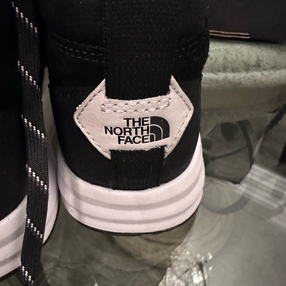 New in Box The North Face Men's Black Hiking Shoes Back to Berkeley sz 12 - Picture 5 of 12